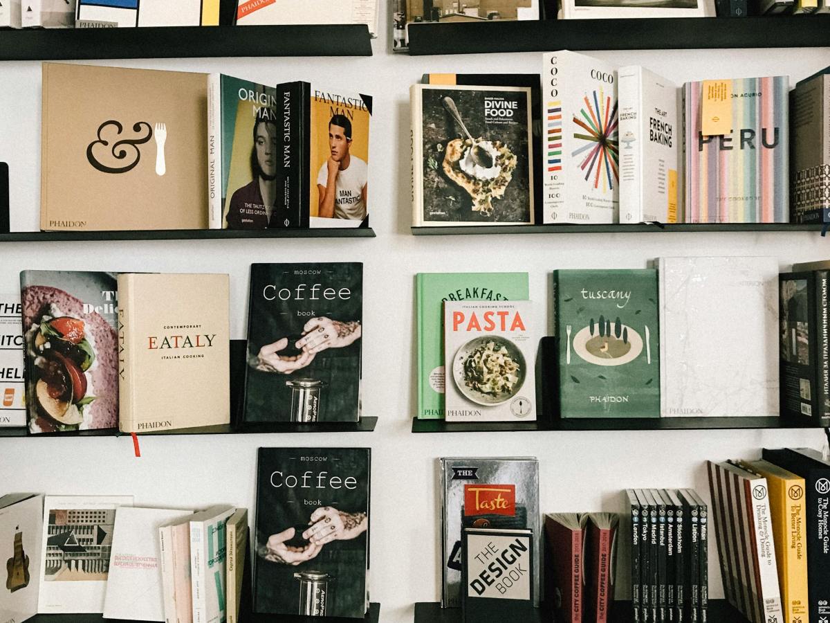 Tools and Resources Every Author Should Know: Boost Your Writing and Publishing Success by Jeyran&nbsp;Main